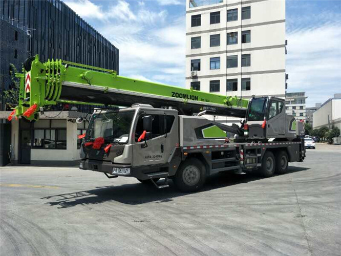 韶关市跨街广告牌的高空安装注意事项